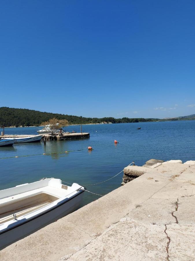 Apartman Luka Jadrtovac ภายนอก รูปภาพ